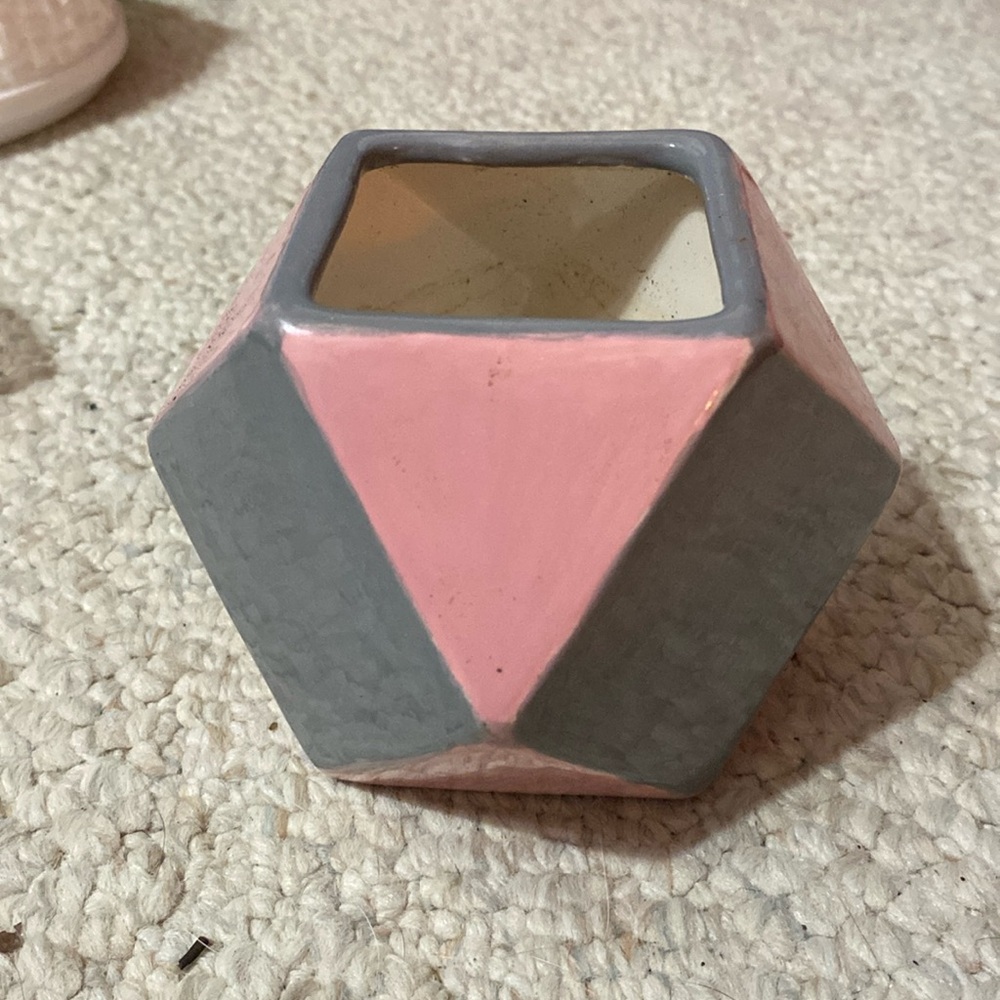 Flower pot